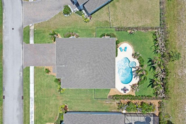 7203 33rd Square, Vero Beach, FL 32967