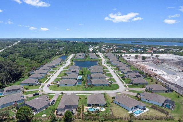 7203 33rd Square, Vero Beach, FL 32967