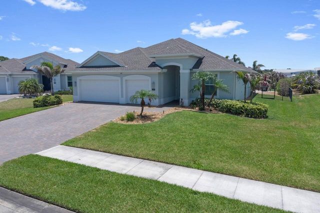 7203 33rd Square, Vero Beach, FL 32967
