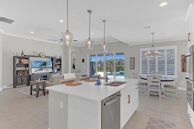 7203 33rd Square, Vero Beach, FL 32967