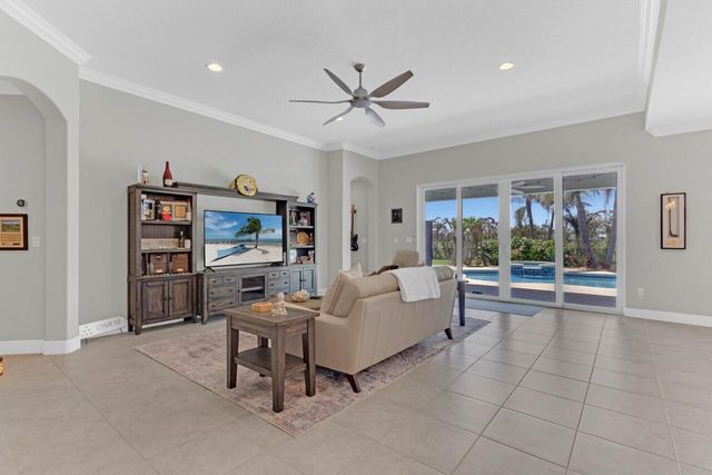 7203 33rd Square, Vero Beach, FL 32967