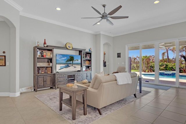 7203 33rd Square, Vero Beach, FL 32967