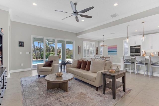 7203 33rd Square, Vero Beach, FL 32967