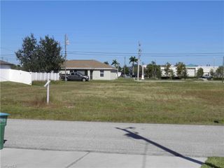 1627 NE 23rd TER, Cape Coral, FL 33909