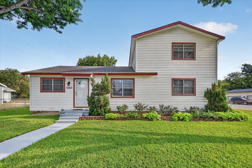 5800 Isbell Street, Sansom Park, TX 76114 — exterior