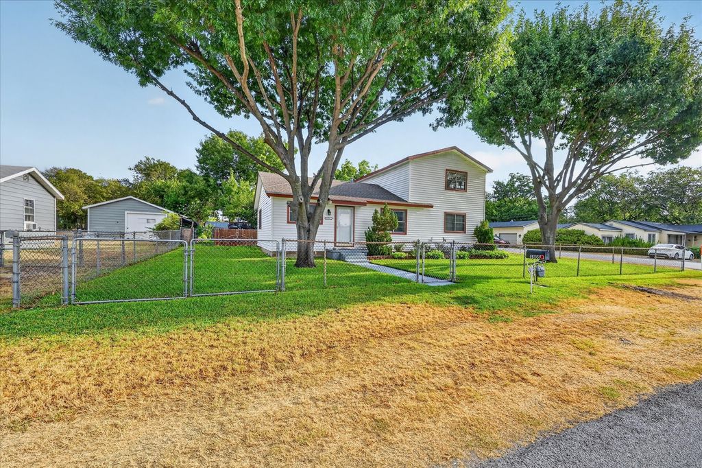 5800 Isbell Street, Sansom Park, TX 76114 — photo 3