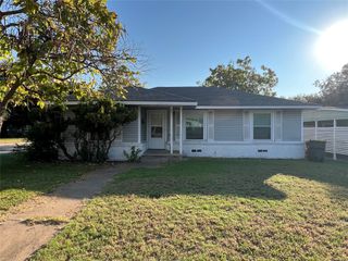 2021 N Crockett Street, Sherman, TX 75092