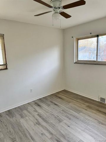 7140 Iowa Street, Detroit, MI 48212