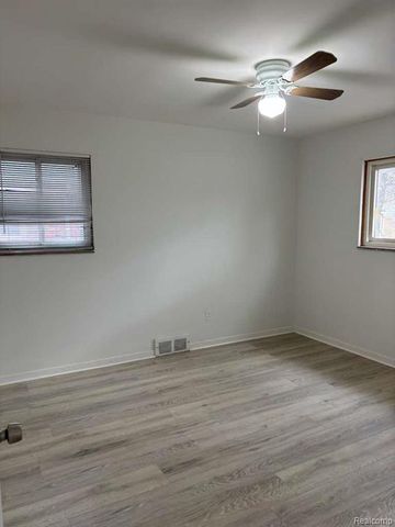 7140 Iowa Street, Detroit, MI 48212