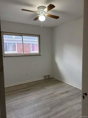 7140 Iowa Street, Detroit, MI 48212