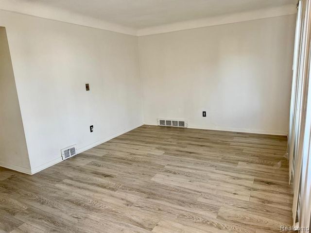 7140 Iowa Street, Detroit, MI 48212