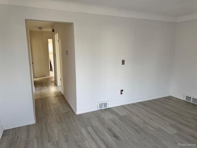 7140 Iowa Street, Detroit, MI 48212