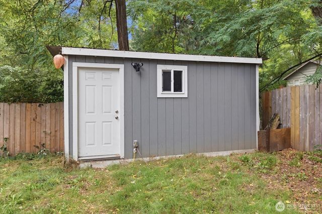 12031 SE Kent Kangley Rd, Kent, WA 98030