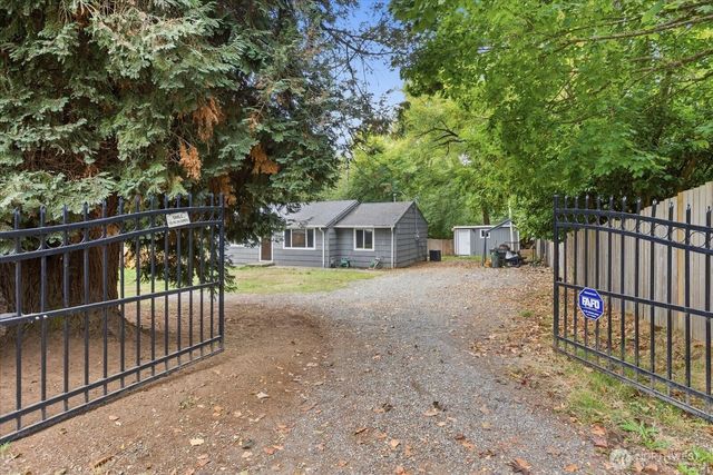 12031 SE Kent Kangley Rd, Kent, WA 98030