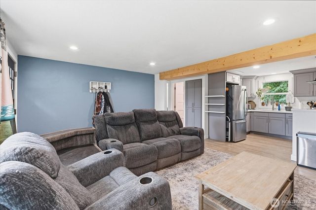 12031 SE Kent Kangley Rd, Kent, WA 98030