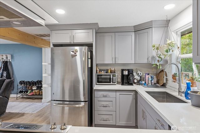 12031 SE Kent Kangley Rd, Kent, WA 98030