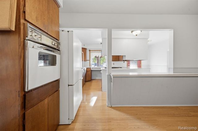 6466 N Lafayette Street, Dearborn Heights, MI 48127