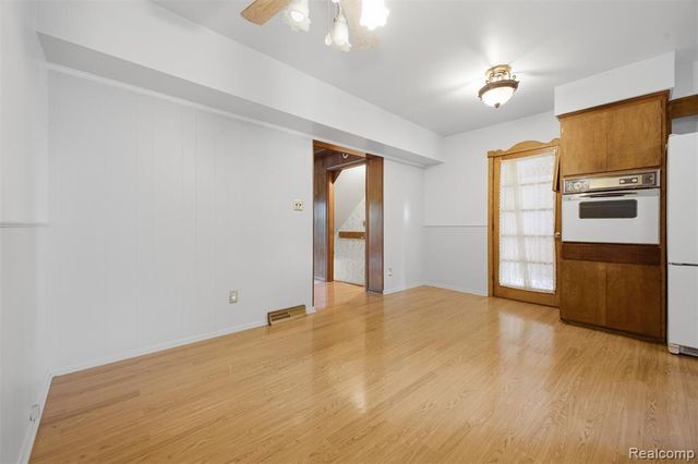 6466 N Lafayette Street, Dearborn Heights, MI 48127