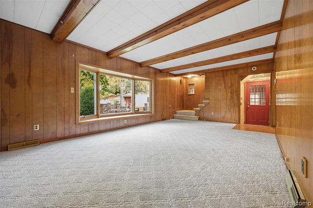 6466 N Lafayette Street, Dearborn Heights, MI 48127