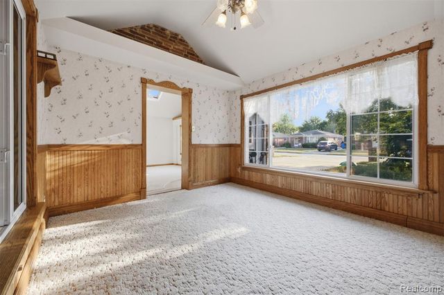 6466 N Lafayette Street, Dearborn Heights, MI 48127