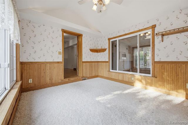 6466 N Lafayette Street, Dearborn Heights, MI 48127