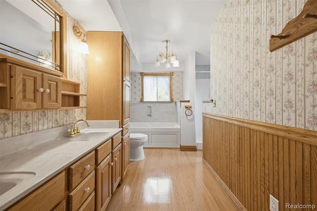6466 N Lafayette Street, Dearborn Heights, MI 48127