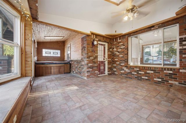6466 N Lafayette Street, Dearborn Heights, MI 48127
