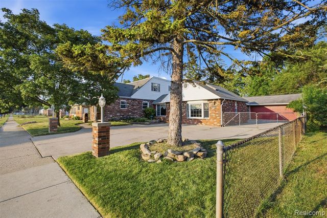 6466 N Lafayette Street, Dearborn Heights, MI 48127
