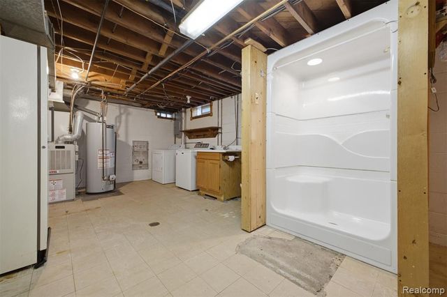 6466 N Lafayette Street, Dearborn Heights, MI 48127