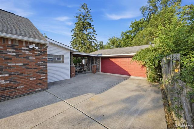 6466 N Lafayette Street, Dearborn Heights, MI 48127