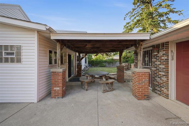 6466 N Lafayette Street, Dearborn Heights, MI 48127