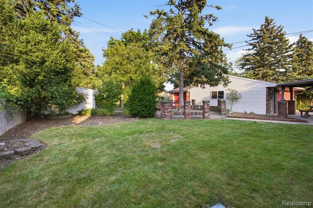 6466 N Lafayette Street, Dearborn Heights, MI 48127