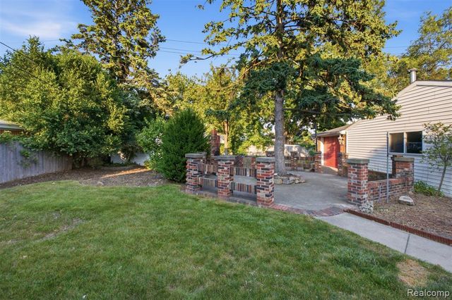 6466 N Lafayette Street, Dearborn Heights, MI 48127