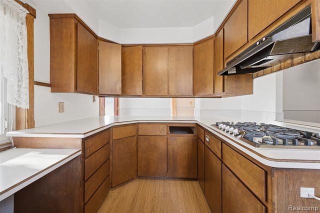6466 N Lafayette Street, Dearborn Heights, MI 48127
