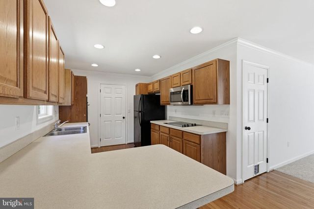 54 MEMORY LN, Linden, VA 22642