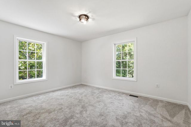 54 MEMORY LN, Linden, VA 22642