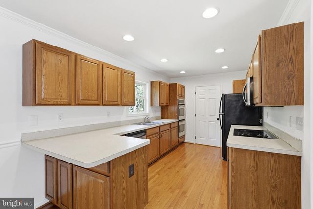 54 MEMORY LN, Linden, VA 22642