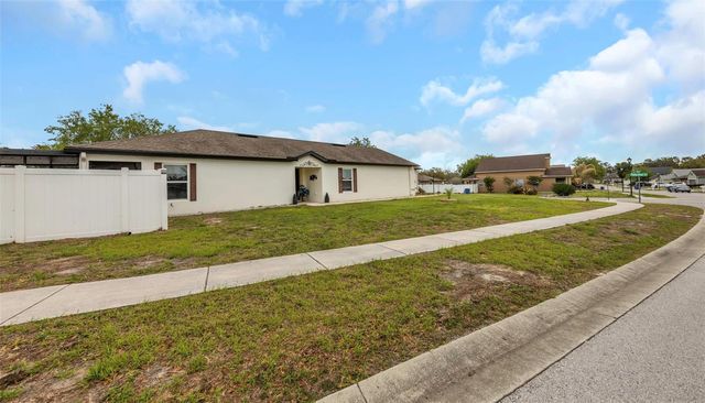 8635 PINETOP RIDGE LANE, Brooksville, FL 34613