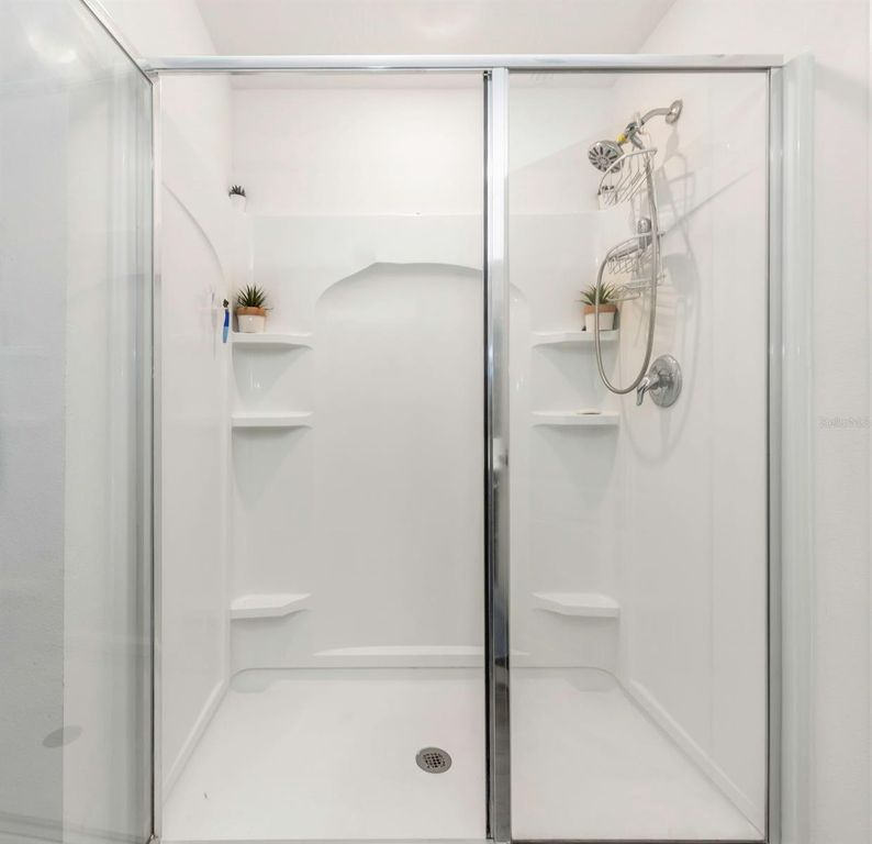 Image 27 of property listing at 8635 PINETOP RIDGE LANE, Brooksville, FL 34613