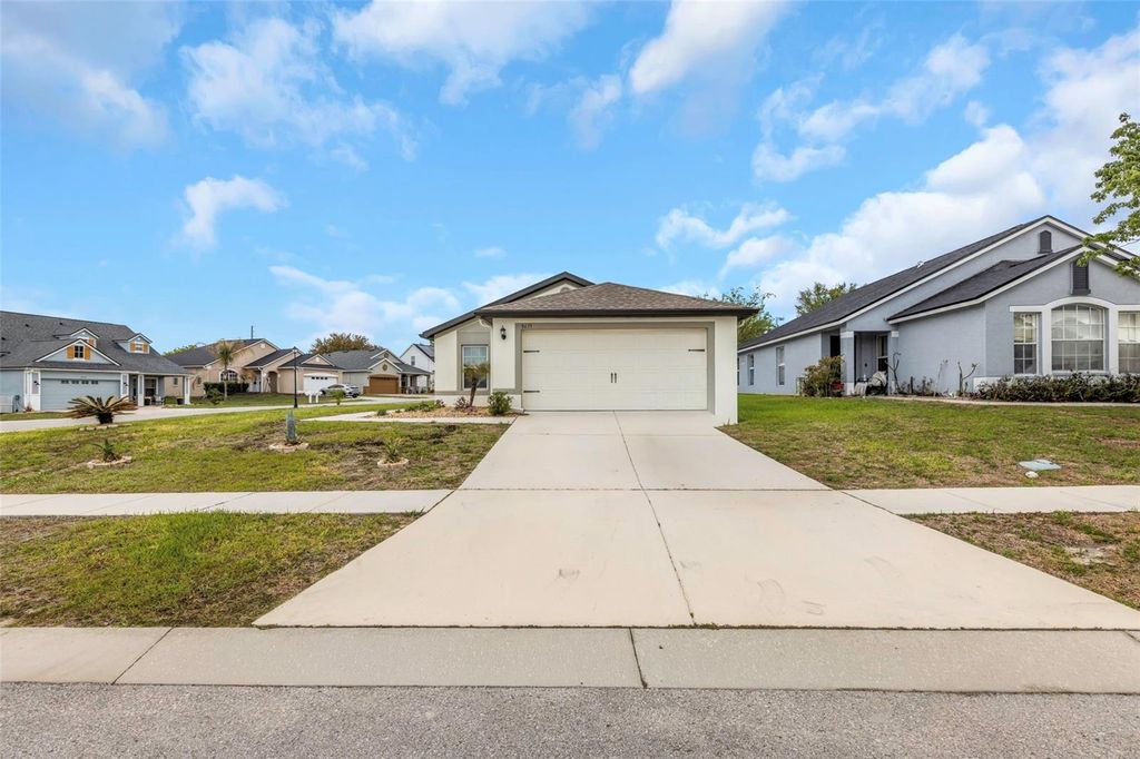 Image 4 of property listing at 8635 PINETOP RIDGE LANE, Brooksville, FL 34613