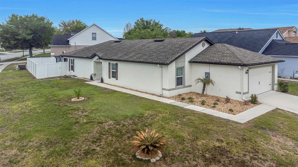 Image 70 of property listing at 8635 PINETOP RIDGE LANE, Brooksville, FL 34613