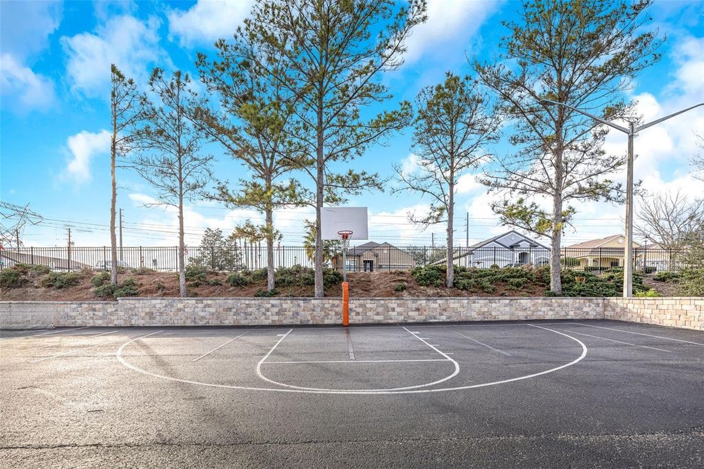 Image 93 of property listing at 8635 PINETOP RIDGE LANE, Brooksville, FL 34613