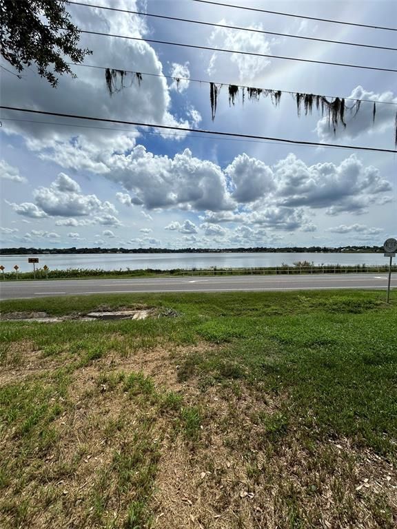 Image 11 of property listing at 508 E SILVER STAR ROAD, Ocoee, FL 34761