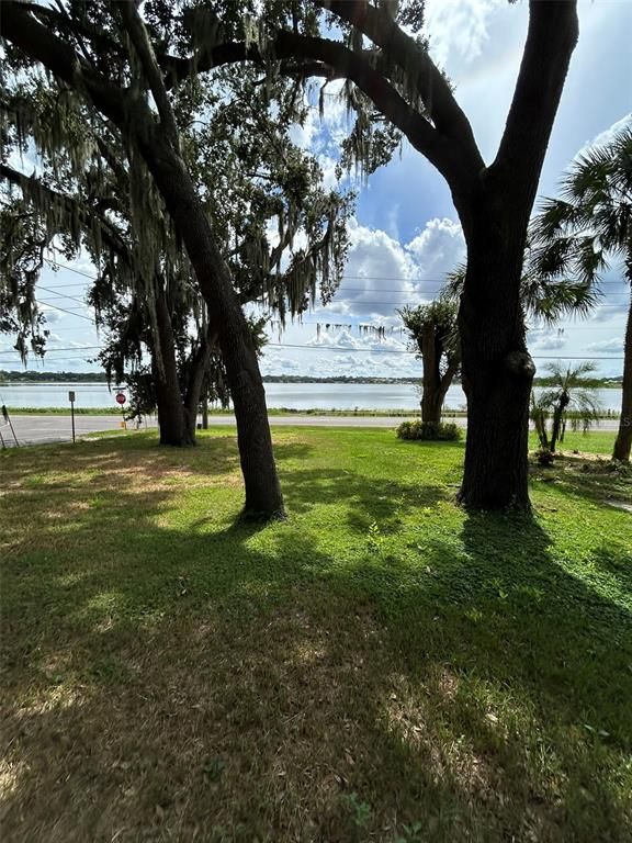Image 8 of property listing at 508 E SILVER STAR ROAD, Ocoee, FL 34761