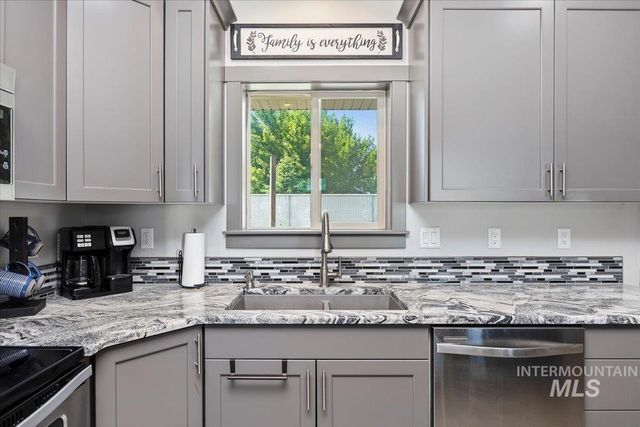 225 Slate Springs Ct, Kimberly, ID 83341