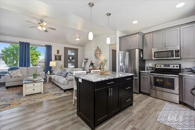 225 Slate Springs Ct, Kimberly, ID 83341