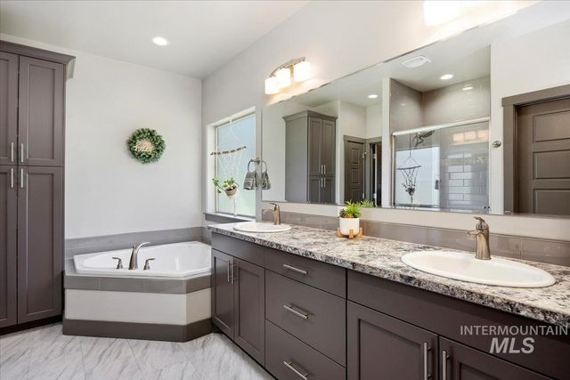 225 Slate Springs Ct, Kimberly, ID 83341