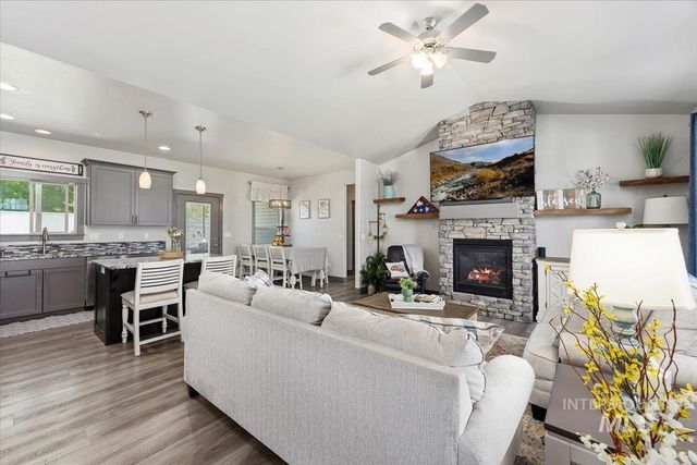 225 Slate Springs Ct, Kimberly, ID 83341