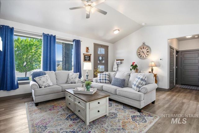 225 Slate Springs Ct, Kimberly, ID 83341