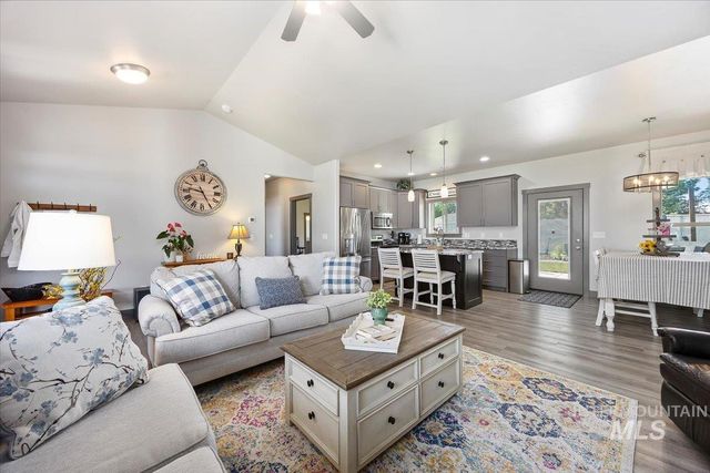 225 Slate Springs Ct, Kimberly, ID 83341